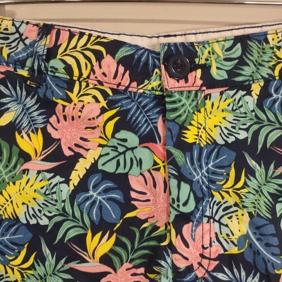 Caribbean Joe Women's Tropical Print Shorts Size 6 - Picture 4 of 5